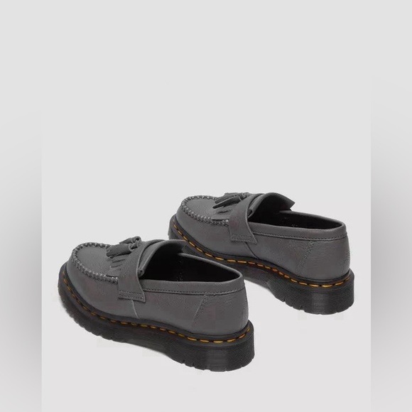 Dr. Martens Adrian Tassel Loafers Women’s Gray Pebbled Leather Casual US Size 10 - Picture 2 of 6